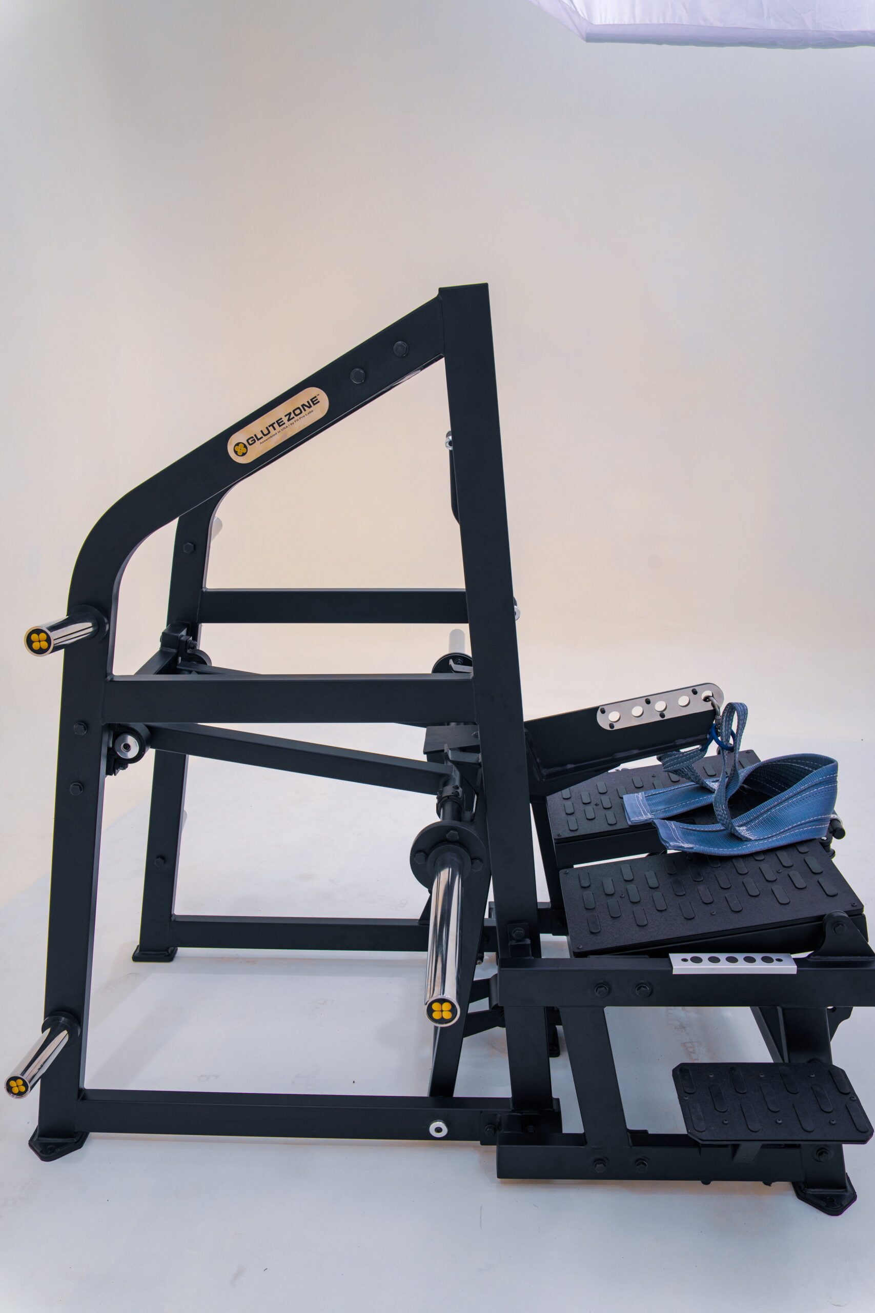 Heavy Duty Belt Squat Machine with Adjustable Foot Plate For Gyms - GluteZone - Image 15