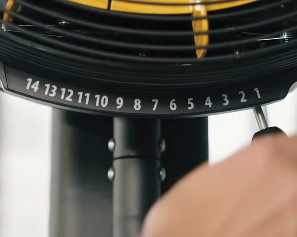 AirSkiier Machine handle adkjsutable, resistance adjustment